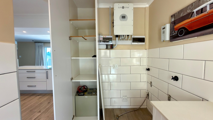 3 Bedroom Property for Sale in Olive Grove Western Cape